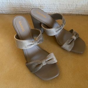 Kaanas Gray Heels